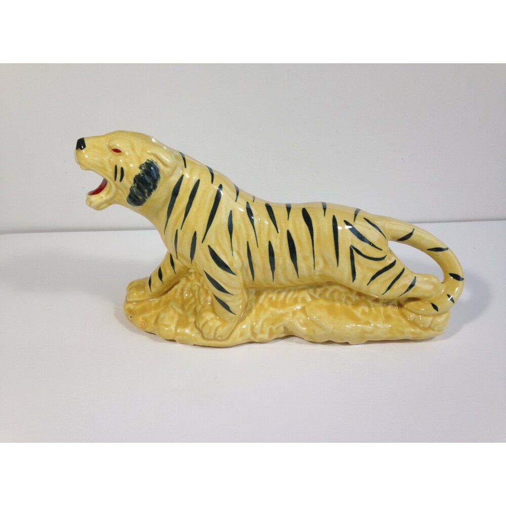 Vintage Mid Century Yellow Tiger Ceramic TV Planter - in great shape!